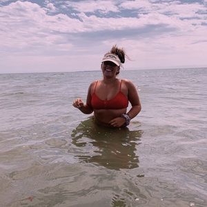 Meet your Posher, Claire